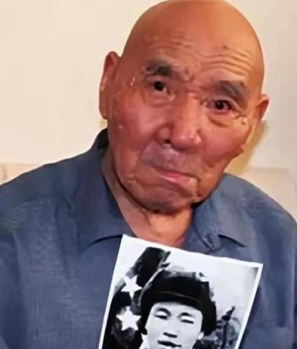 1953年，毛主席见到志愿军“打坦克英雄”苏吊蛋后，觉得这个名字实在不雅，便笑着