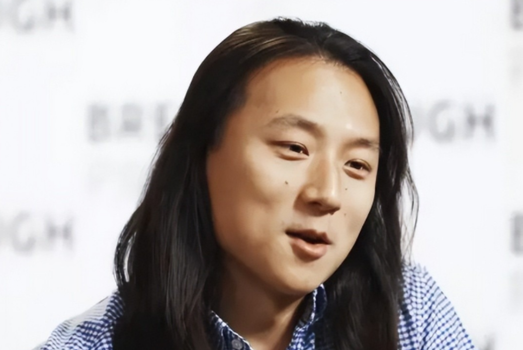 我国倾心培养的物理天才尹希，是哈佛大学最年轻的教授，却在接受公费留学时，放弃国籍