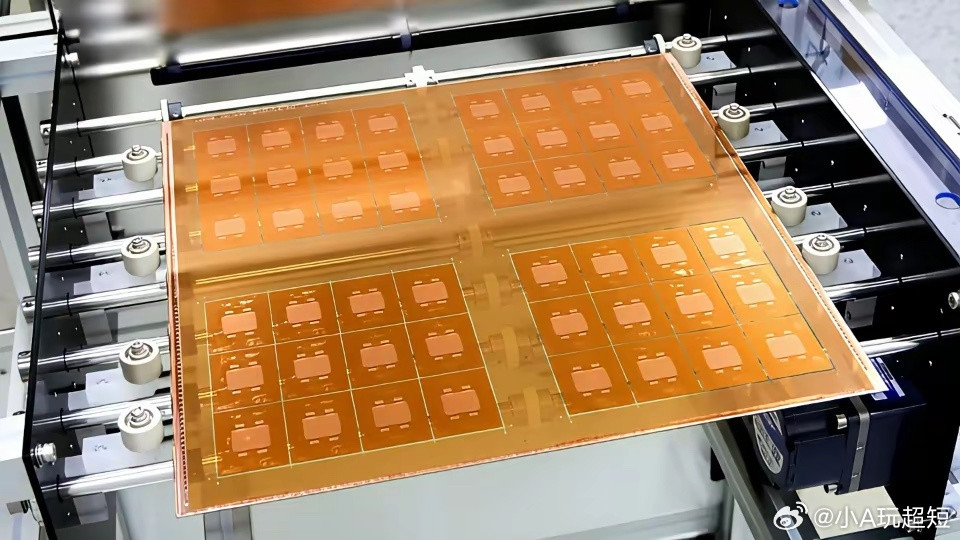 大摩实锤！英伟达GB200切换玻璃基板7家龙头全梳理大摩确认，英伟达GB200