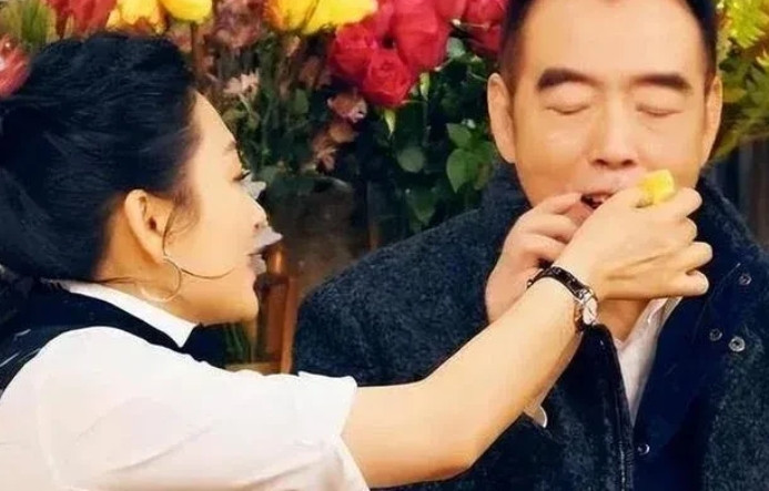 56岁许晴单身之谜揭底！撩过陈凯歌（洪晃掌掴事件）、王志文（金童玉女崩于异地）、