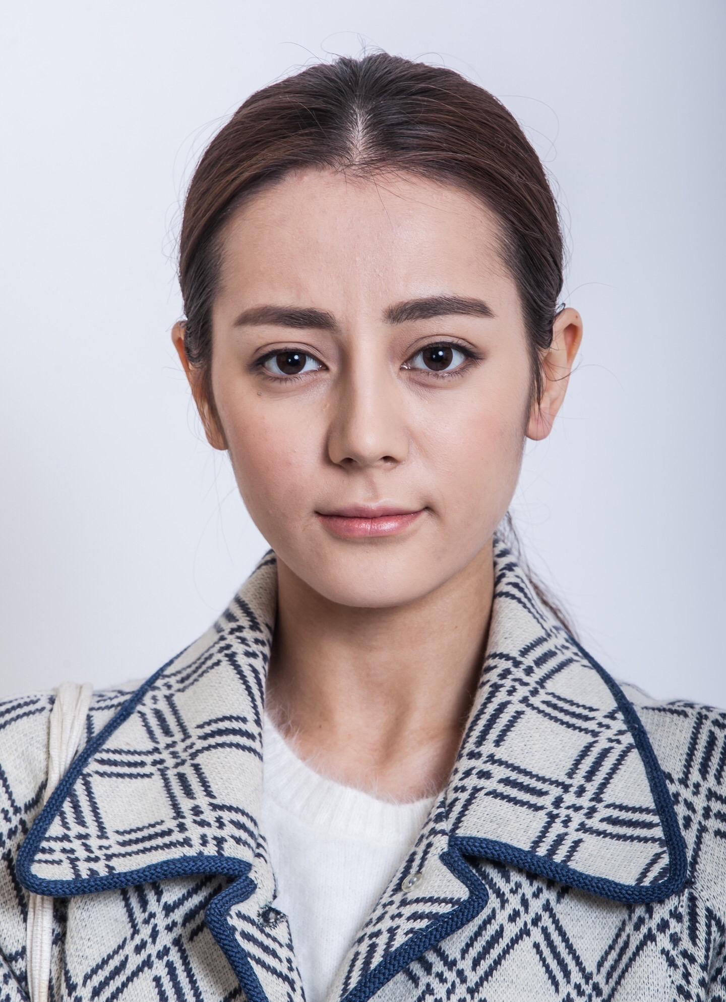 迪丽热巴。