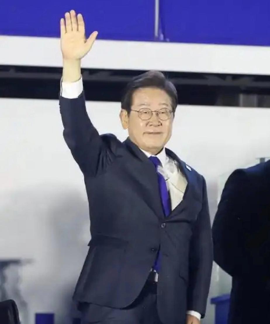 历史首次！国际博弈越来越精彩了近日，韩国首次从俄罗斯购入价值超过10亿美元的