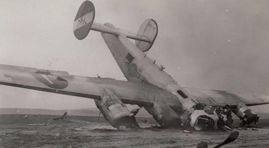 1953年，一架苏联客机无故被美国战机击落，21人全部丧生，事后美国人不愿道歉，