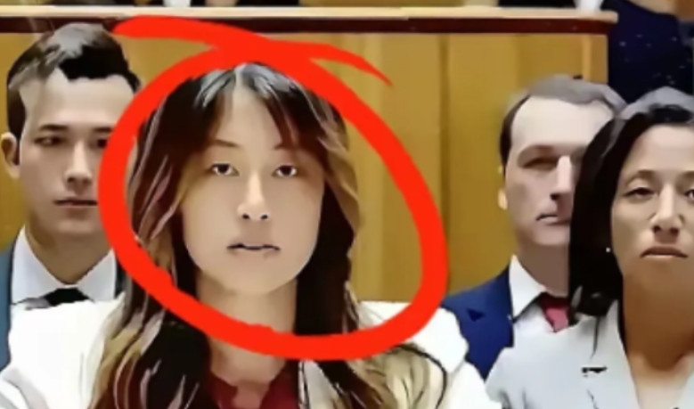 美国驻联合国副代表吴婷曾经被骂上了热搜，就因为她长着中国脸、顶着中国姓，却出现在
