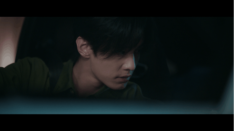 虞书欣何与嘴对嘴吃草莓我宣布这是年度最甜名场面！虞书欣何与嘴对嘴吃草莓，朝朝暮暮