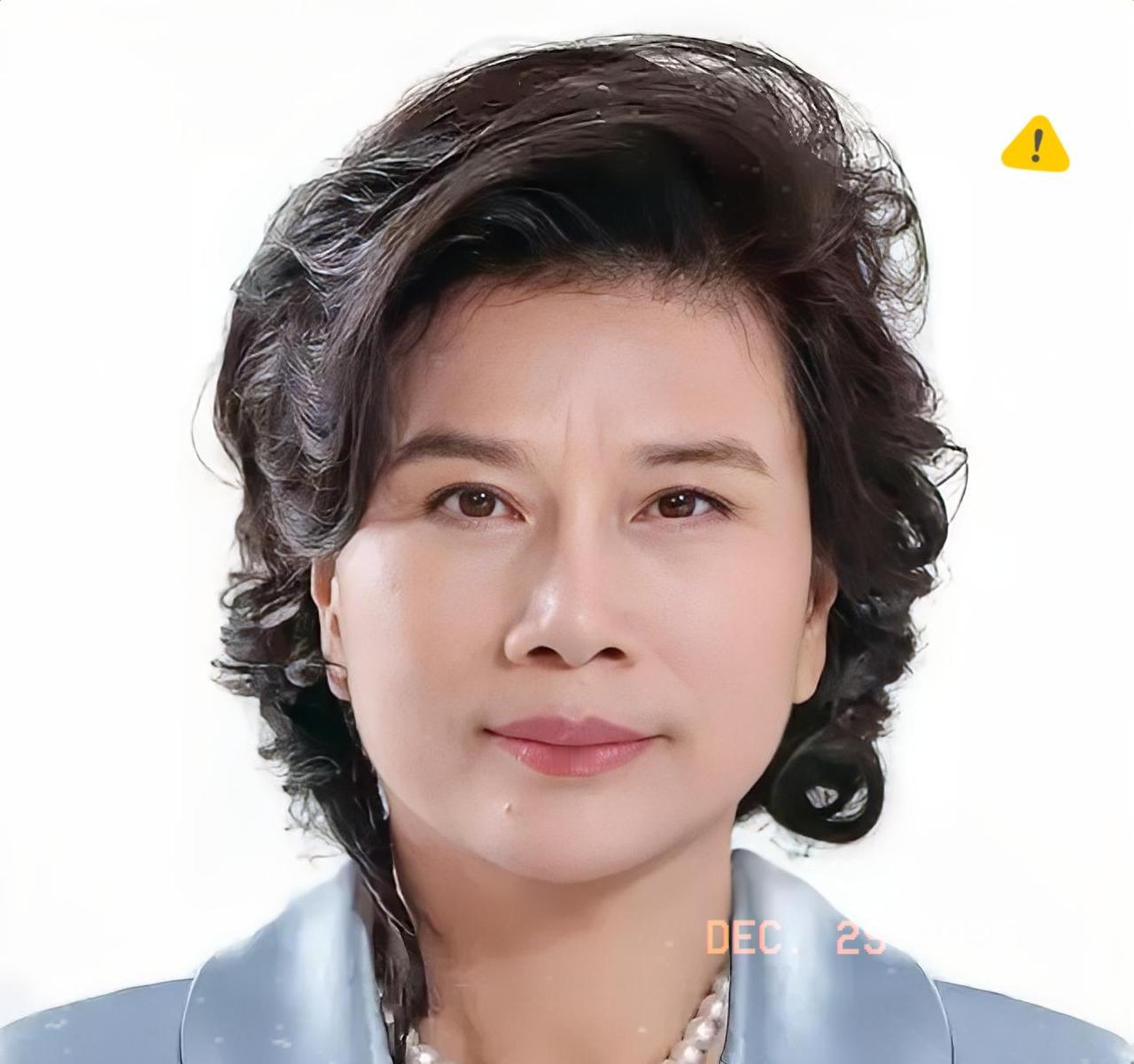 主持人问董明珠:“像你这么有财富有地位的人，亲戚朋友多吗？”董明珠说:“我没有亲