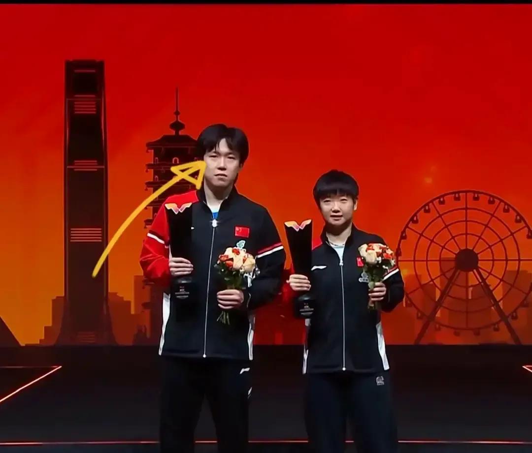 别盯着冠军看了。昨晚重庆混双半决赛，真正的MVP是王楚钦那只拦下杀板的手。莎