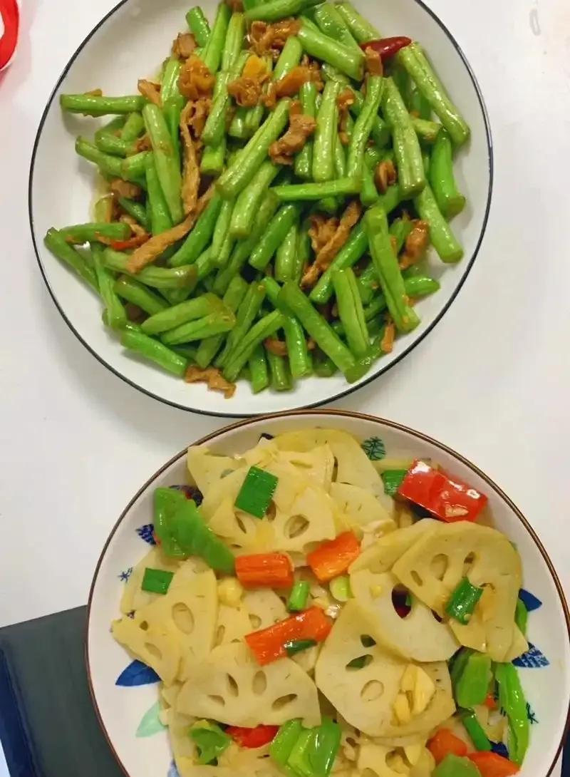回娘家住了十几天，弟弟让我资助他点钱，就当租房租了我说，我回娘家，回我自己妈家
