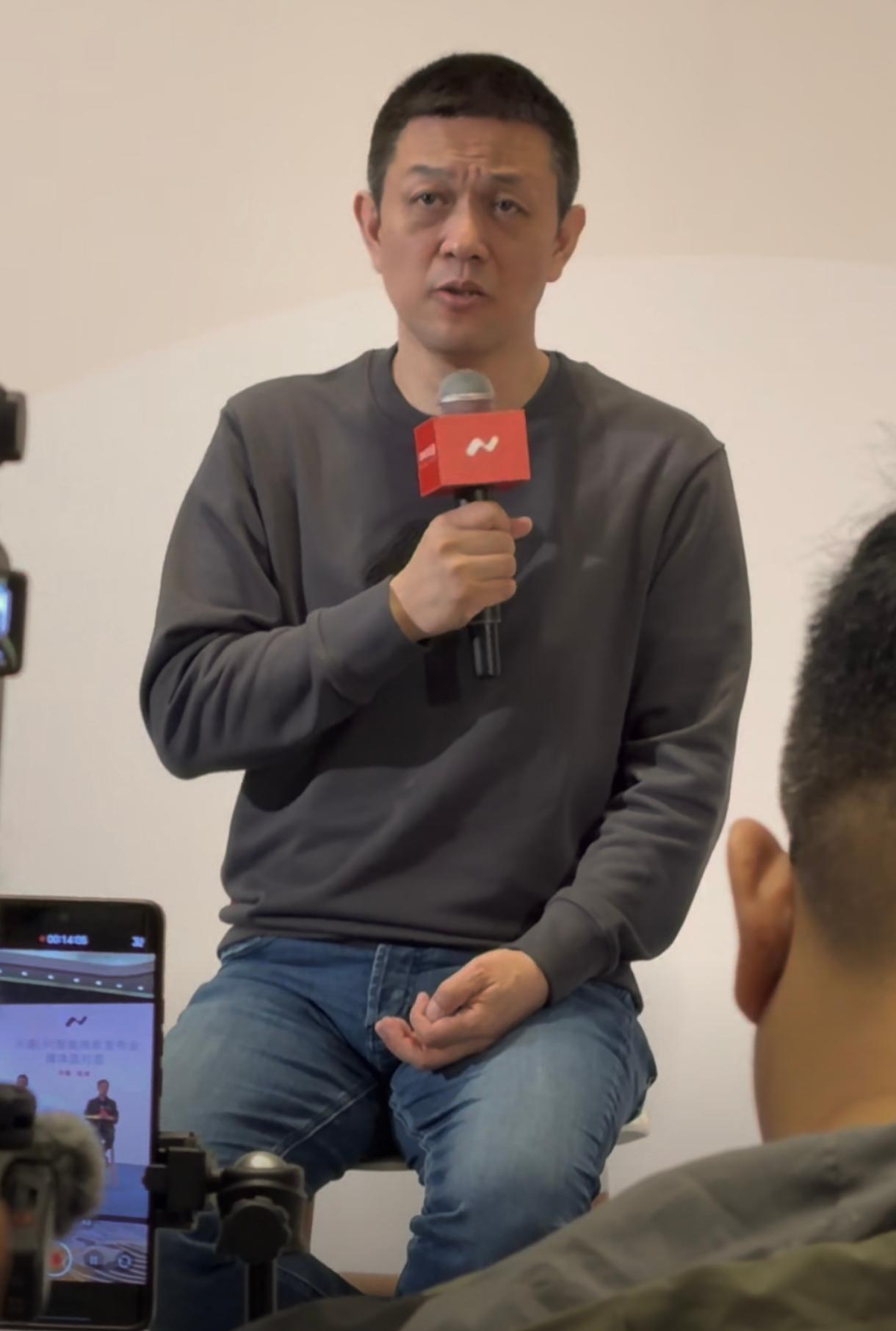 李斌这话，直接戳中了新能源行业的遮羞布。近日，蔚来创始人李斌在采访中直言：