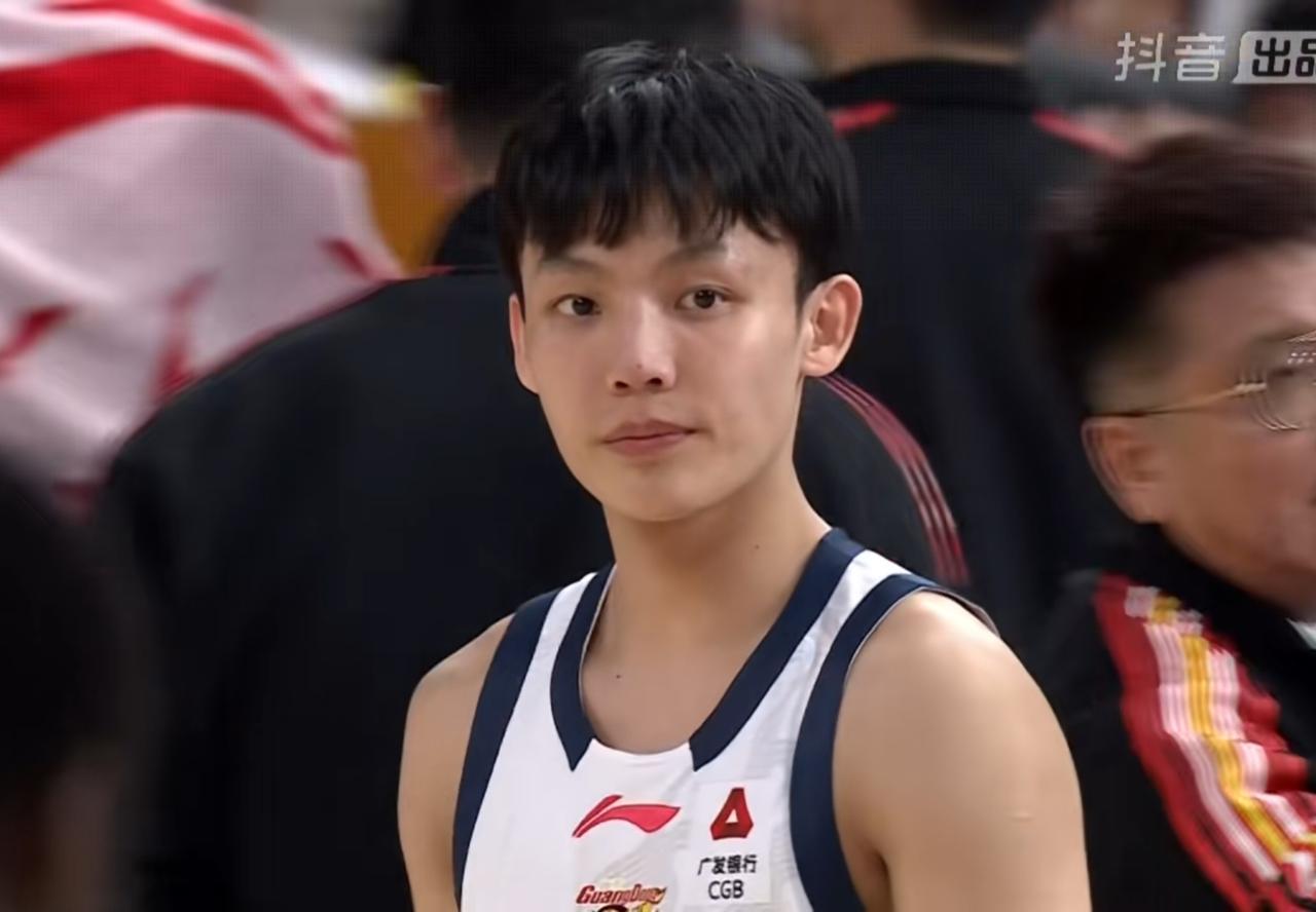 听说北京男篮要签麦基，我有一点不明白，我们CBA各队管理层好像并没有那么专业，是