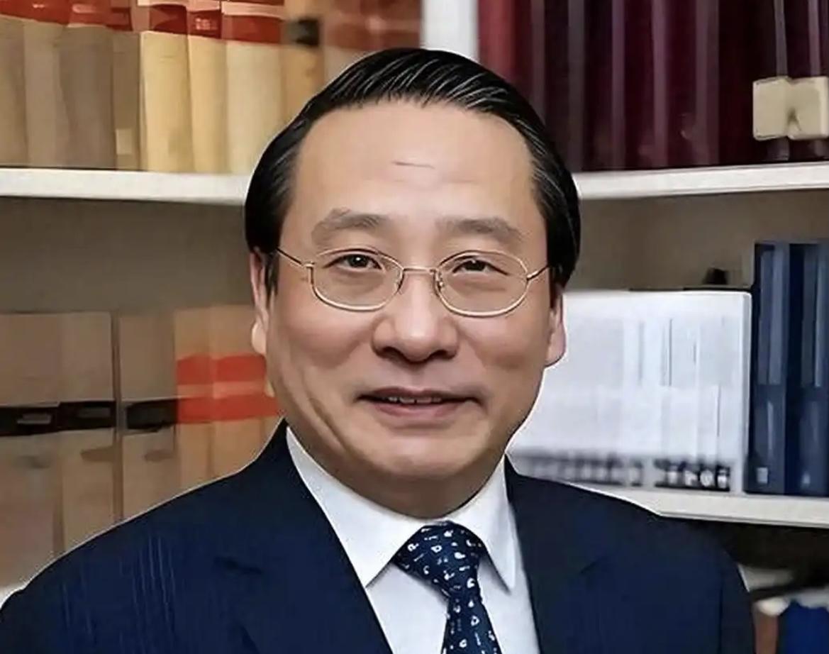 高志凯教授，应该被委以重任！看问题较为全面，不讲空话套话，能直指问题的关键所在