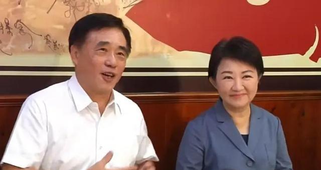 起风了，未获卢秀燕力挺，郝龙斌果断改口，邱毅向郑丽文提出解方，蓝营内一场权力的风