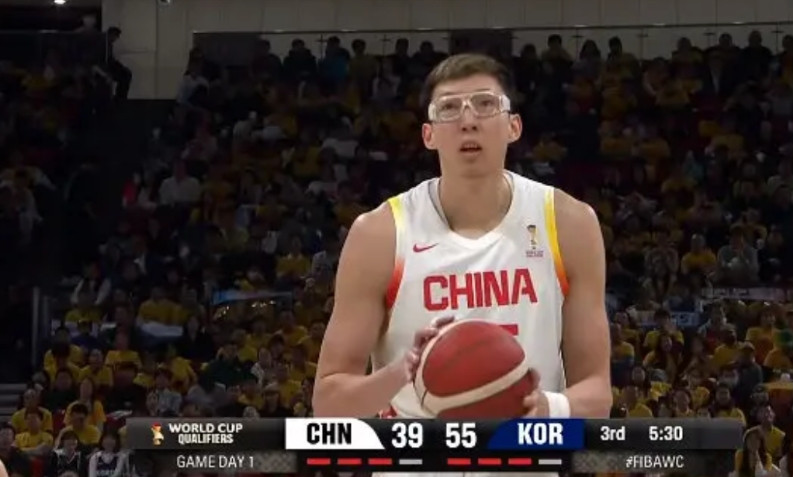 发现没有，周琦是国内篮球第一人，但是有他参加的国际比赛，比赛总是很难打，甚至可以