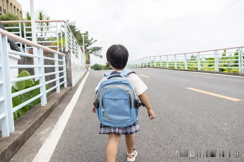 听一个妹子讲，她说在深圳湾接触到许多非常富裕的顶尖阶层，他们一般谈论的不是说我今