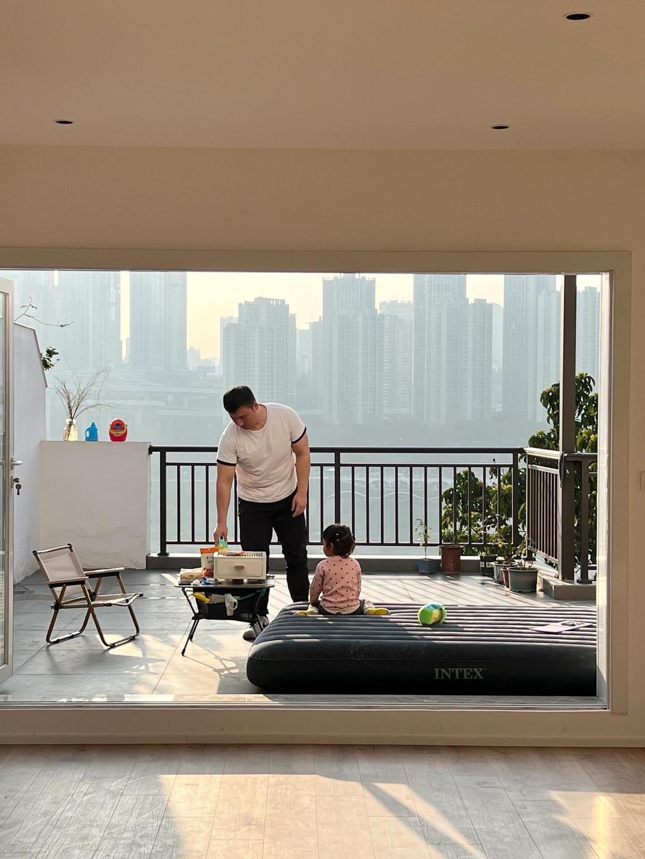 朋友说：你这房子200w，江景就值150w，重庆一女生晒出自己家，房子位于南岸区