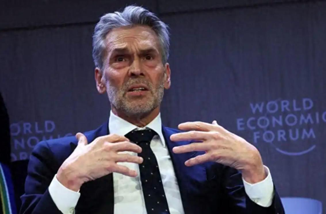 不等中方反制，荷兰就“不打自招”了：纯属巧合，不是美国让干的荷兰这回动作可真