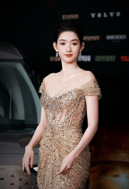 终于出现一个不是白又瘦的女演员了。王玉雯身材太健康了！
