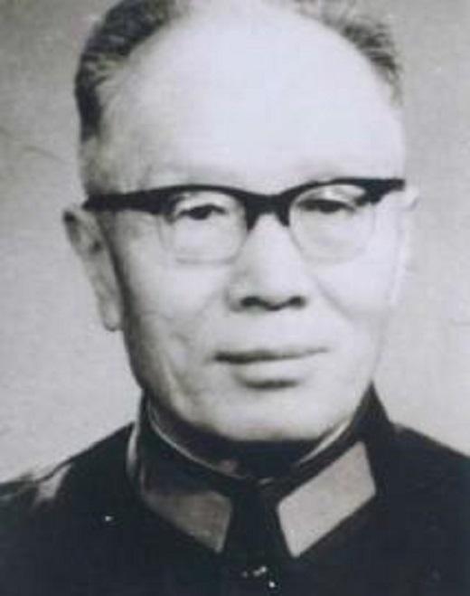 1942年，万毅被捕，蒋介石下令杀了他，万毅知道后，趁看守不注意，翻墙逃走了，谁