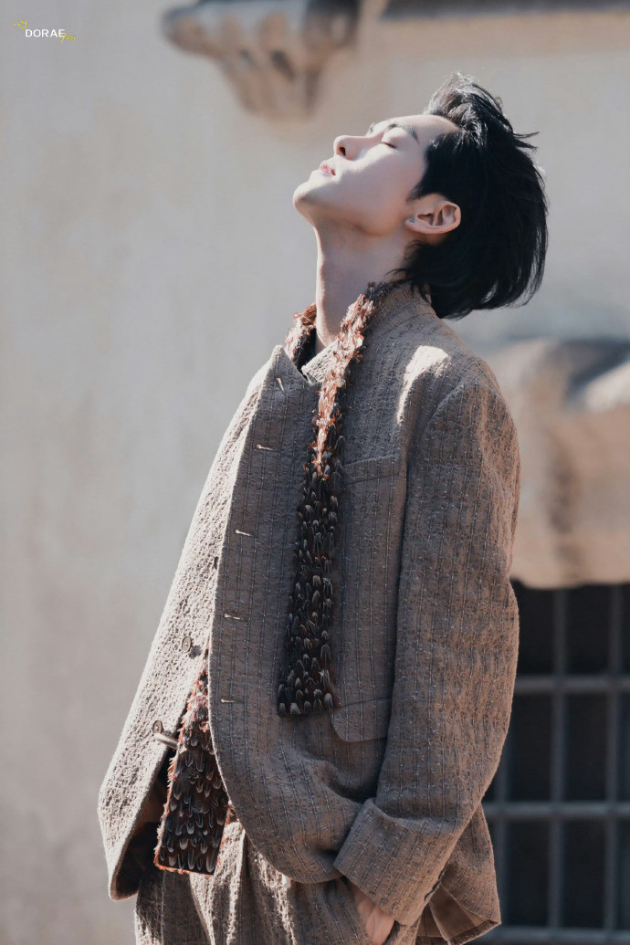 曾舜晞贵公子老钱风天哪，这么帅气的一张脸，真的是迷倒了，曾舜晞贵公子老钱风，