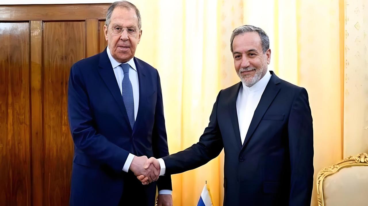 美伊一旦打起来，俄罗斯一定不会袖手旁观，理由有三：1、一旦伊朗被美国摧毁，俄罗