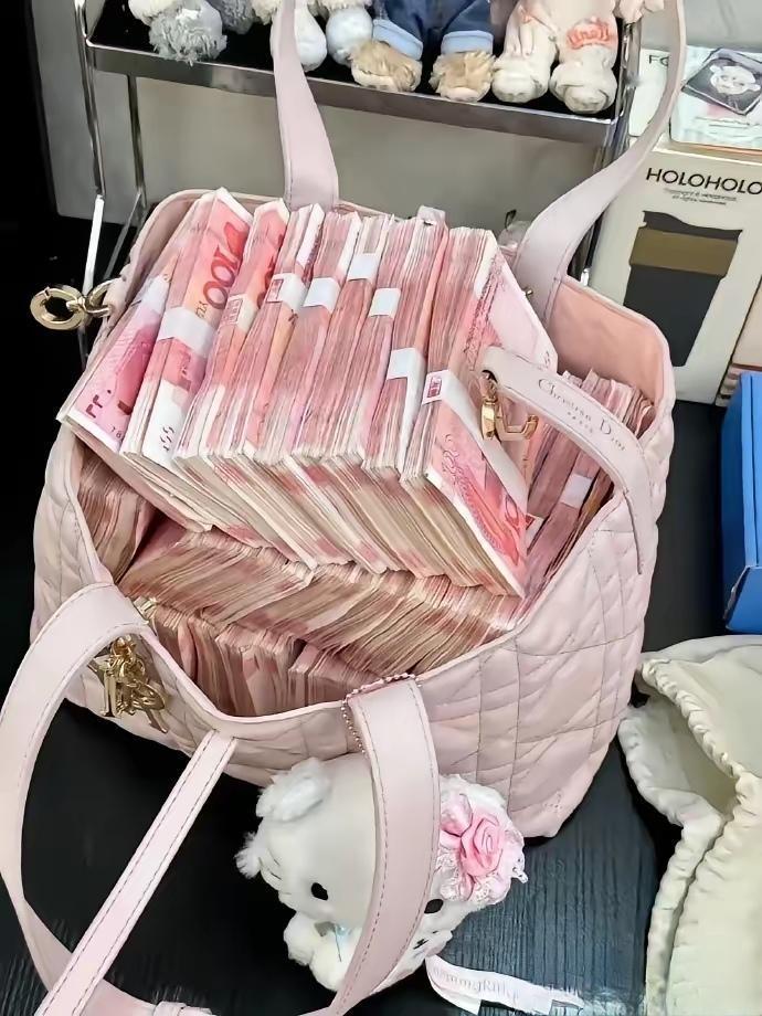 普通人有了存款后千万要保持冷静！朋友有了30万存款之后，就飘了，说得去做点什么