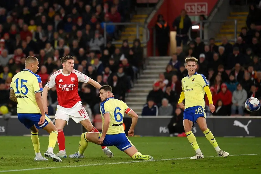 南安普顿2比1阿森纳阿森纳1:2南安普顿冷门之夜！阿森纳1-2不敌南安普顿，足总