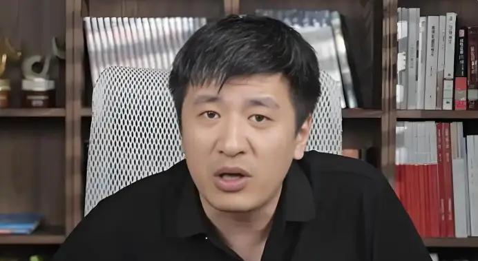 张雪峰的问题，是商业模式问题，走不远是必然的：1、世界绝大多数时候，是按两套规则