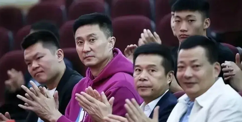 杜锋不想再装了，广东队新赛季的目标只有一个。广东队不仅连续4个赛季无缘总决赛