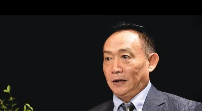 卢麒元又把话挑明了！10月12日，他发文再度疾呼人民币升值，更直言：“不忍见亲爱