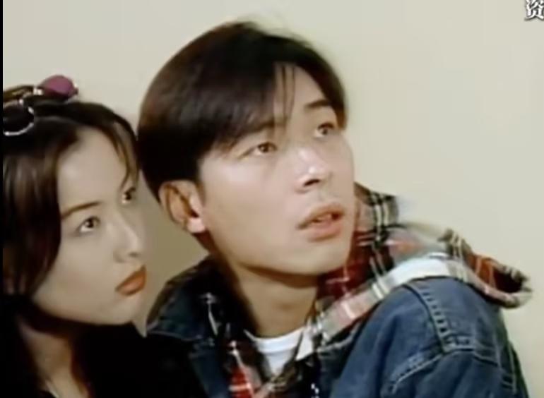 近日，郑秀文在访谈节目中谈及与许志安的婚后生活，郑秀文表示自己平时像个男人，与许