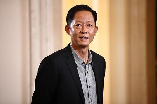 王志文说：“人一旦历练到不想说话，不想争辩，不想巴结，不想讨好任何人，失去交友的