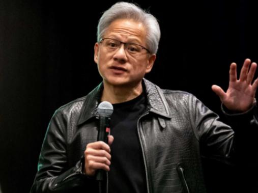 黄仁勋是下定决心彻底不装了，直接把底牌亮得明明白白。既然中国不买英伟达的H20