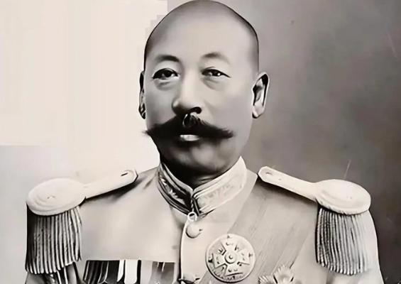 1912年，50岁的曹锟迎娶20岁的富家千金陈寒蕊。新婚夜，一番云雨过后，曹锟倒