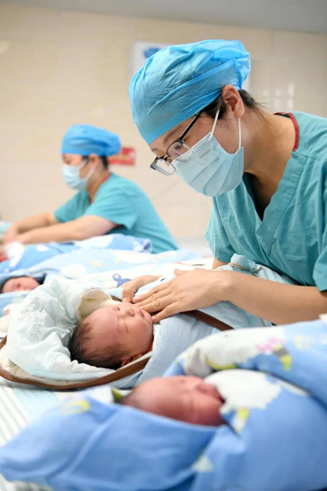 一组真实的人口对比数据，反差让人十分感慨。德国总人口8350万，江苏常住人口85