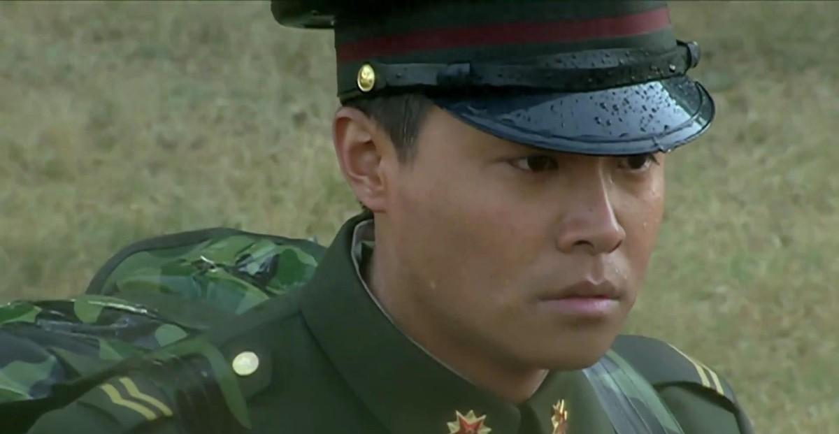 士兵突击中成才离开钢七连真的只是为了转士官吗？其实他背后的动机远比我们想象复杂！