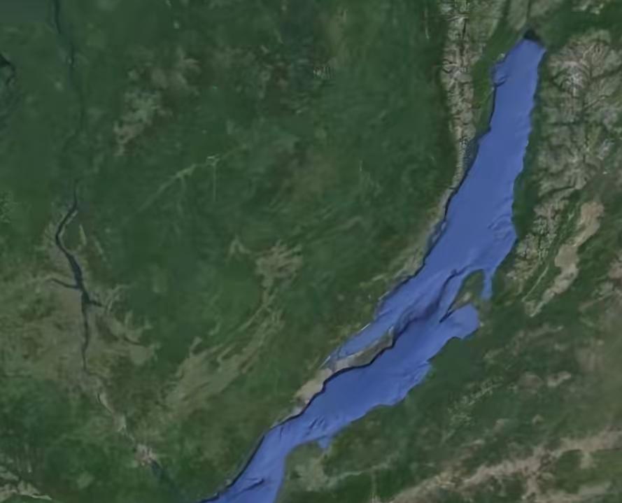 遗憾的是，中国的江河、山脉都是这个世界最顶级的配置，却唯独缺少超级大湖。这