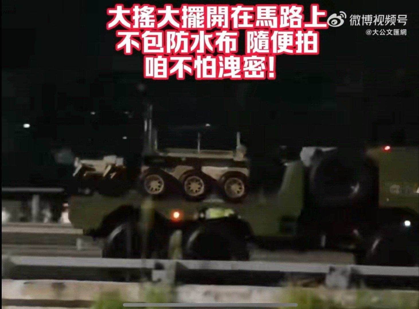 发的，我军的机器狗，和狗的步战车。什么家庭，狗都有步战车了…​​​
