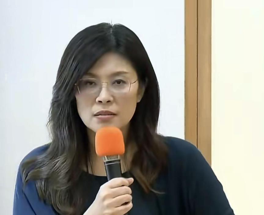 最新民调：郑丽文不信任度56%创新高！《美丽岛电子报》最新民调显示郑丽文信任度