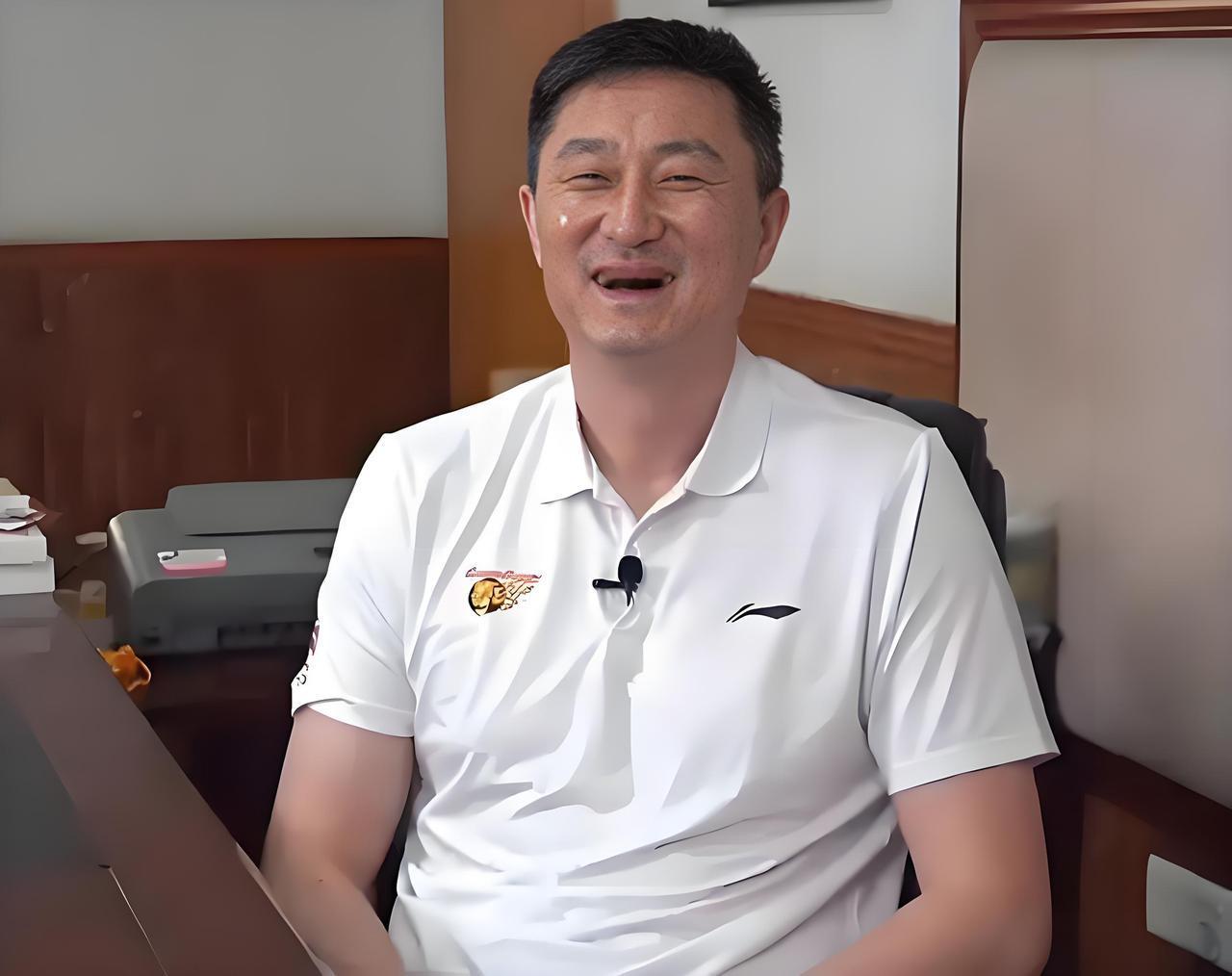 杜锋4招大胜王博！在首回合20分大胜浙江广厦男篮后，杜锋今晚带队在杭州终结对手