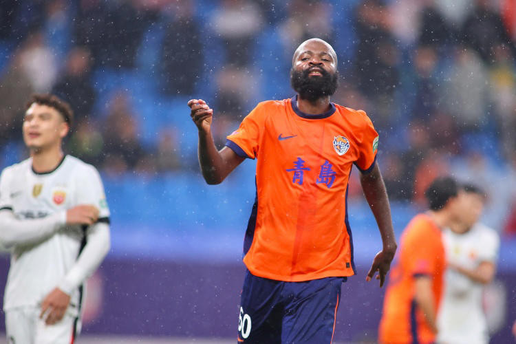 《足球》报撰文谈到海牛的情况，文章表示，兰克尔泽在海牛期间毫无职业操守，俱乐部拒