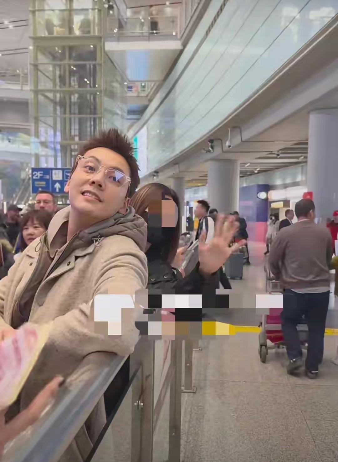 内娱最让人羡慕的低调幸福，被陈伟霆何穗拿捏得死死的！官宣生子才一个月，婆家疼、夫