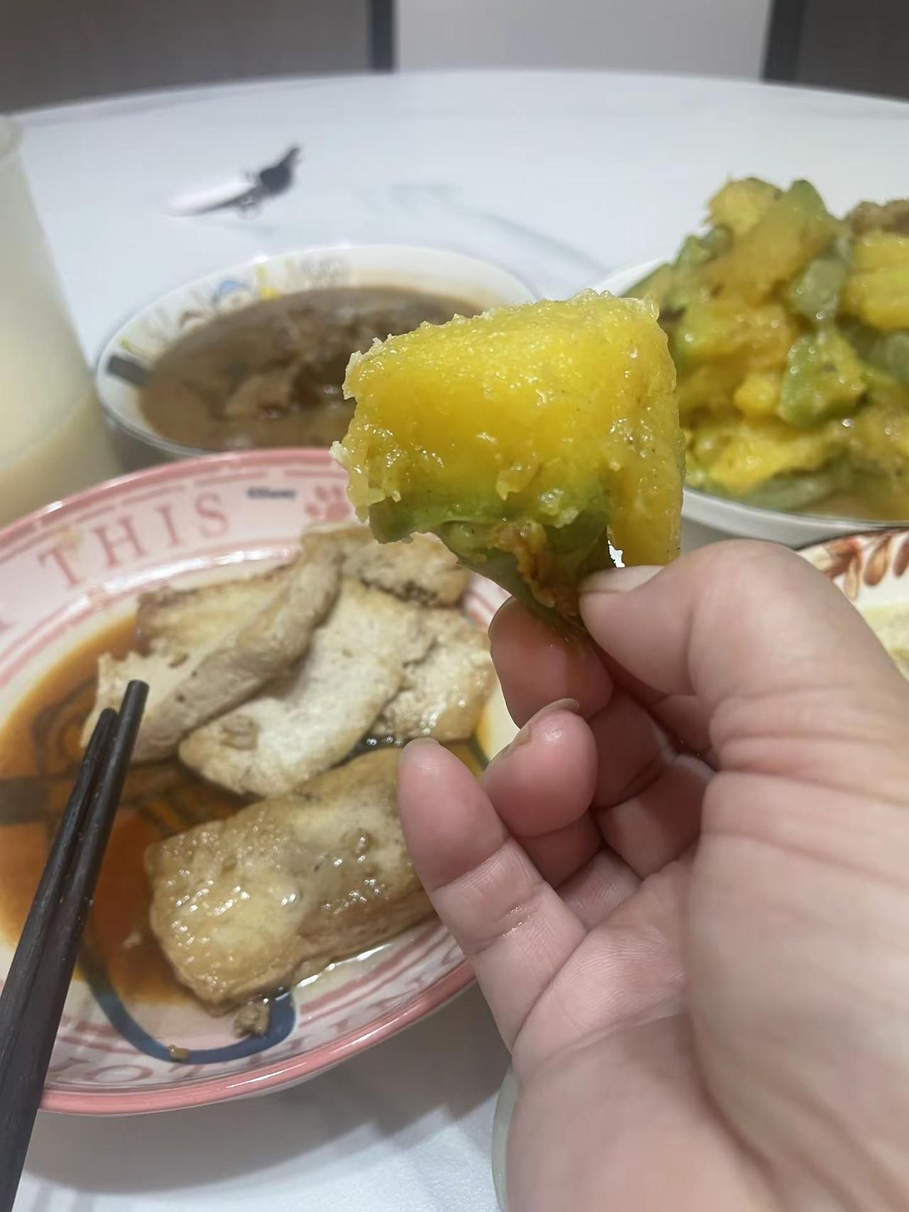 这么早吃早餐啦