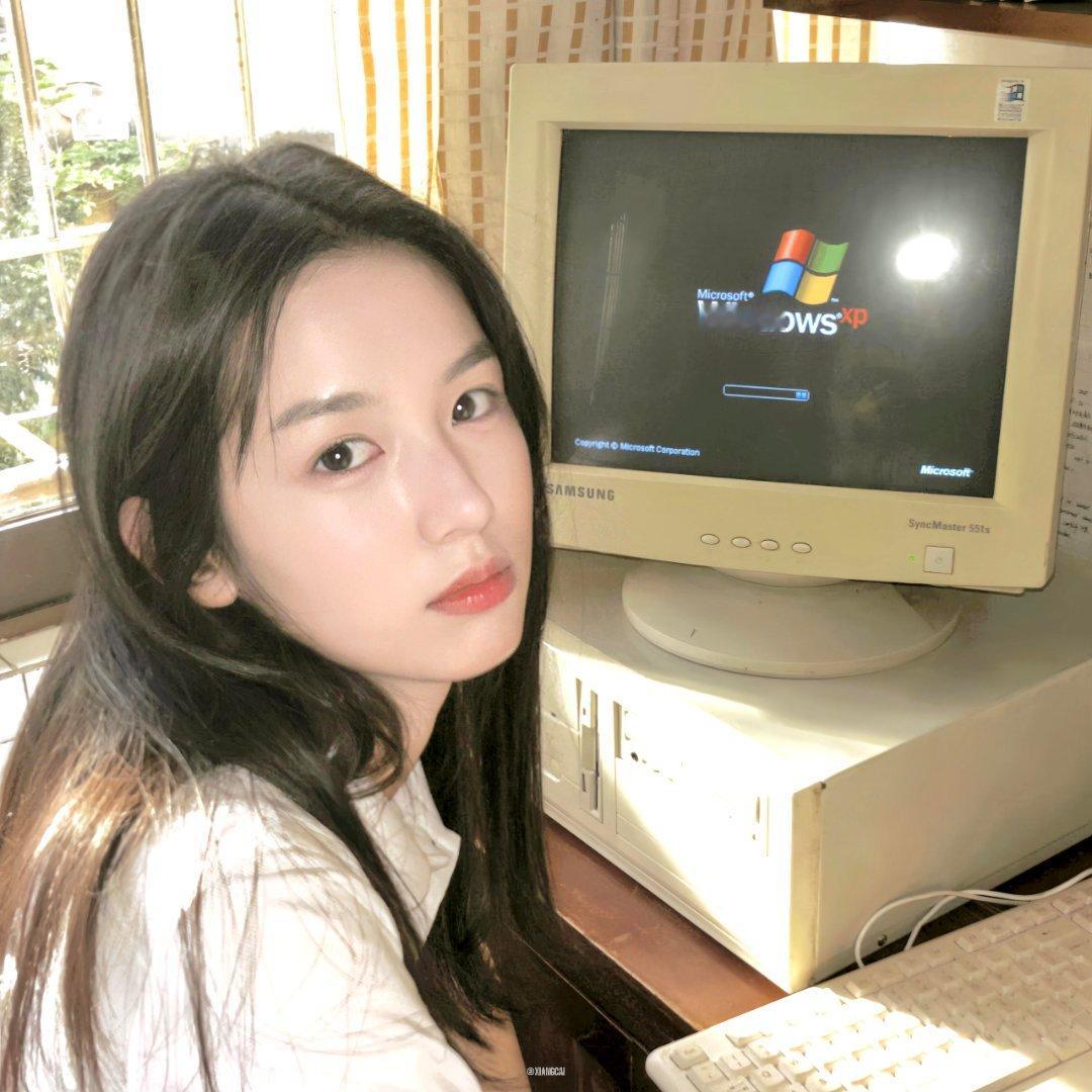 𝙒𝙚𝘾𝙝𝙖𝙩头像|周也|侵删