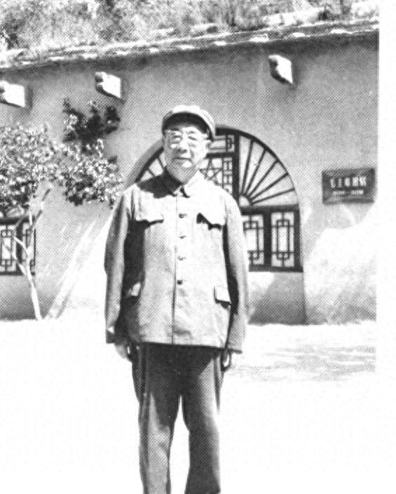 上将晚年待遇被大幅削减，亲自向总长反映问题！战争期间曾以参谋长身份担任主官19