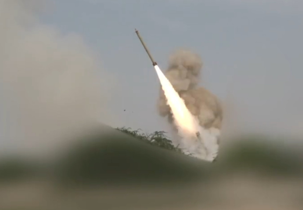 伊朗使用“黎明-5C”（Fadjr-5）型333毫米卫星制导远火打击科威特美军基