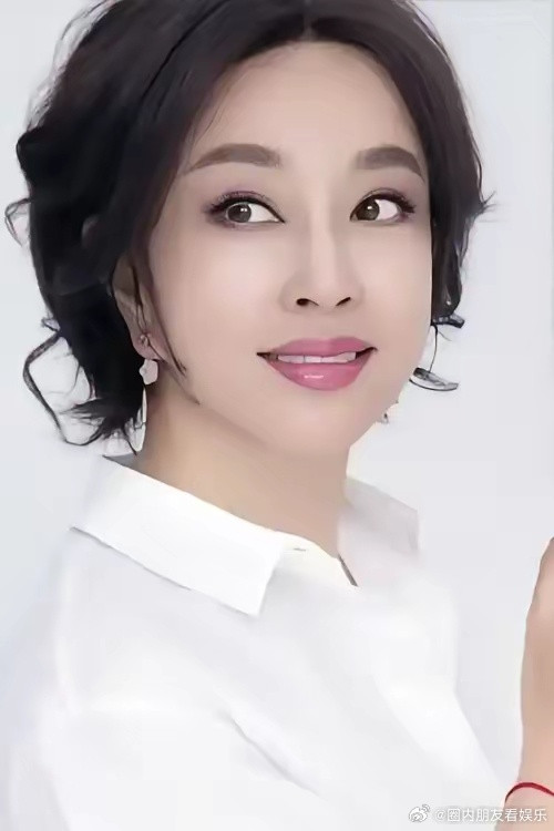这个世界上我最想不通的人，就是刘晓庆了！你说她都76岁了，无儿无女，要那么多钱干