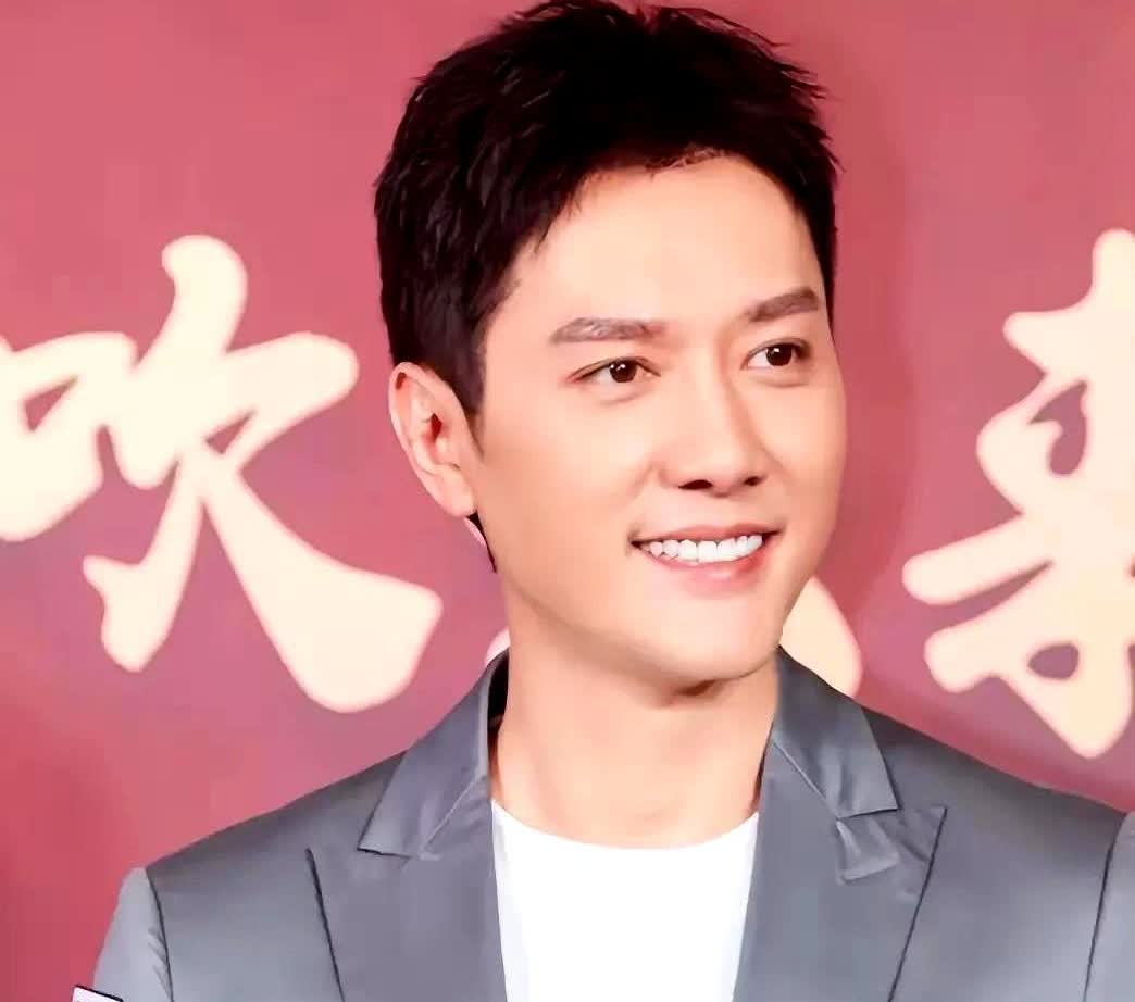 冯绍峰估计要破大防了，赵丽颖找了个长相远不如自己的草根出身的老男人也就算了，关键
