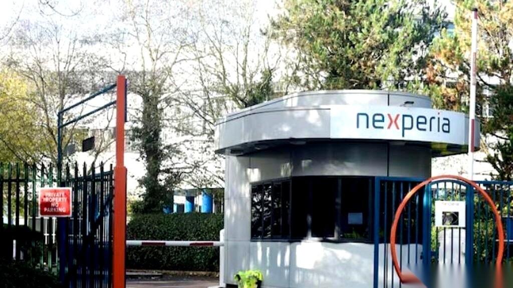 英国人想抢我们一个芯片厂,这事儿突然就有意思起来了。他们好像忘了问一个最基本的