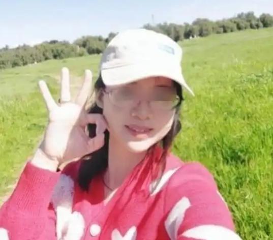 “中国越制裁我，我就越反华！”今年3月，百万粉丝的女网红于国外屡屡诋毁中国，受出