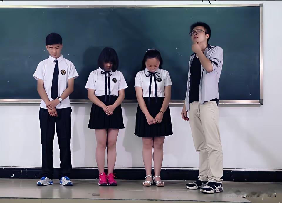 教师,请谨言慎行!“自打嘴巴”的惩戒,伤的何止是学生的脸“教师,请谨言慎行